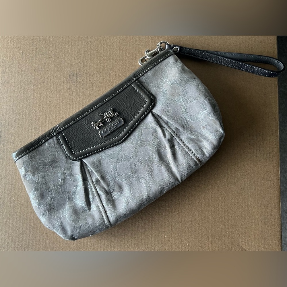Coach 9” Light Gray Fabric Patterned Clutch/Wristlet